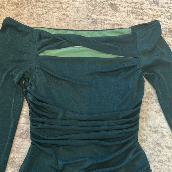Not ours to keep Marilla Elegant Green Long Sleeve Bodysuit small - Picture 3 of 10